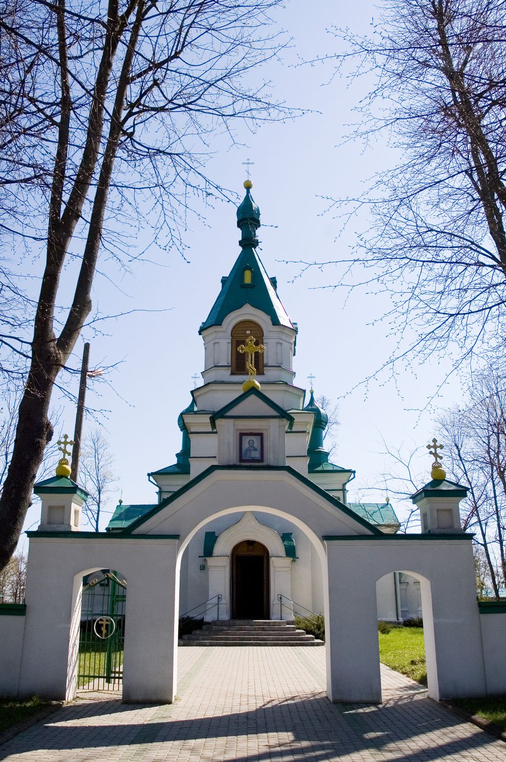Cerkiew w Rybołach.jpg